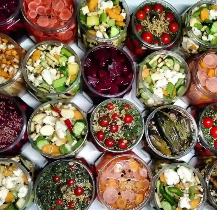 مصرف زیاد ترشی و غذاهای مانده خطر سرطان معده را افزایش می‌دهد - جامعه